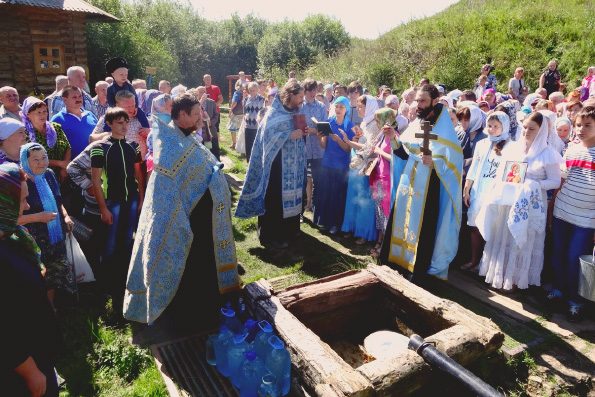 В Смоленском храме села Аркатово прошли престольные торжества