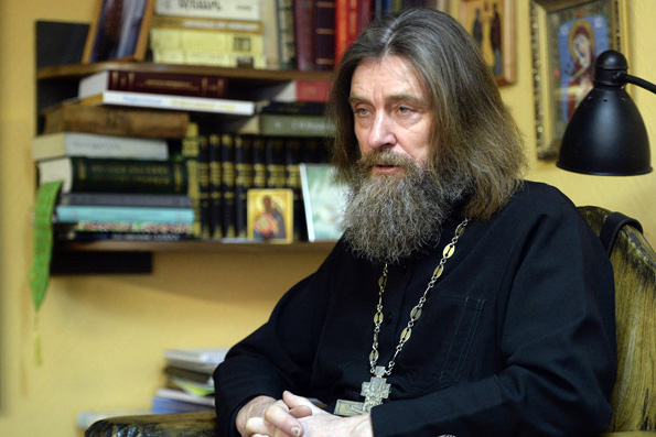 Cвященник Федор Конюхов призвал молиться за украинский народ и о вразумлении Порошенко