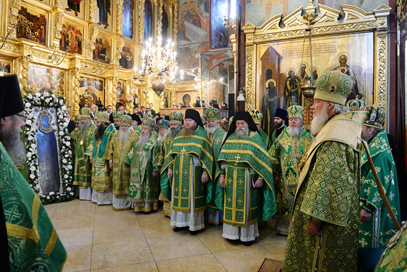 Митрополит Феофан сослужил Патриарху Кириллу в Троице-Сергиевой Лавре