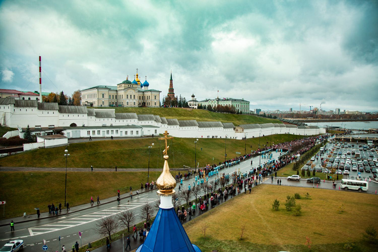 Крестный ход с Казанской иконой Божией Матери к месту явления святыни