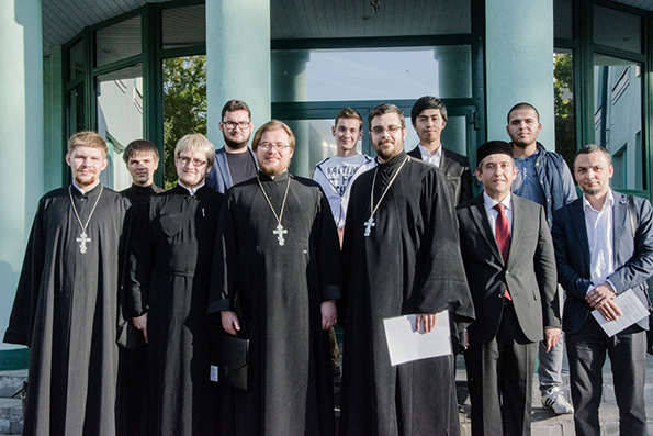 Представители Казанской духовной семинарии приняли участие в круглом столе, посвященном проблеме экстремизма