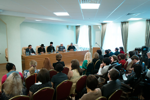 В Казани прошел круглый стол «Нравственность и духовность в современном обществе, в современных СМИ»