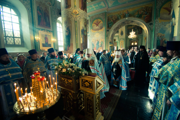 В праздник Покрова Пресвятой Богородицы в Благовещенском соборе Казанского кремля совершено торжественное богослужение
