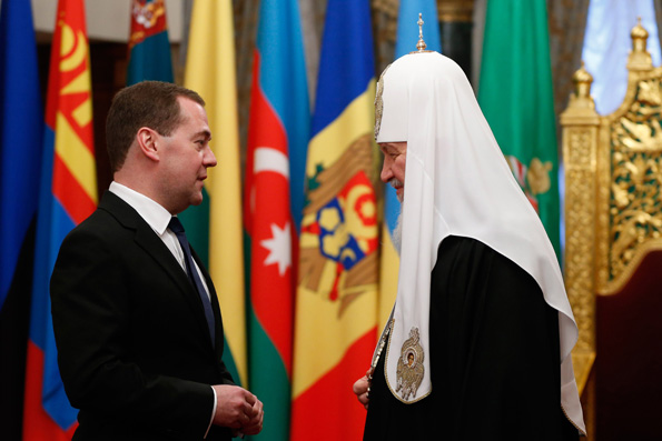 Патриарх поздравил Дмитрия Медведева с юбилеем