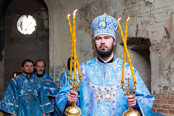 Епископ Мефодий совершил Божественную литургию в храме женского монастыря города Бугульмы