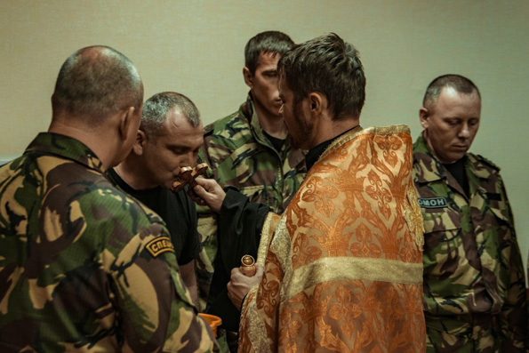 Верующих военнослужащих в России с 2001 года стало вдвое больше, их уже 76%