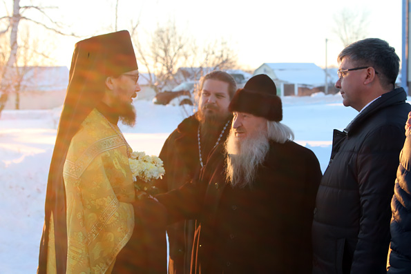 Митрополит Феофан посетил приходы и встретился с верующими в Лаишевском благочинии Казанской епархии