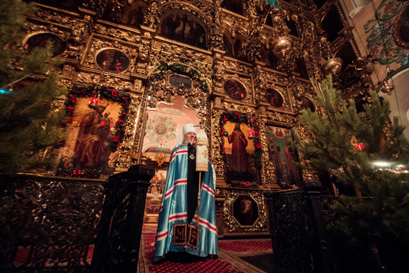 В праздник Рождества Христова митрополит Феофан совершил Литургию в Петропавловском соборе столицы Татарстана