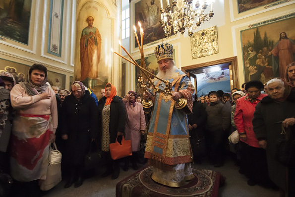 Митрополит Феофан совершил Литургию в престольный праздник Покровского храма города Казани