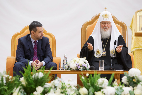 Патриарх Кирилл призывает верующих не бояться дискуссий в Интернете
