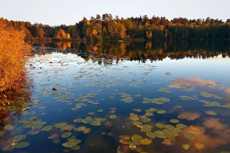 Золотая осень — сказочная пора. Раифское озеро