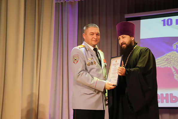 Духовенство Чистопольской епархии поздравило сотрудников полиции с профессиональным праздником