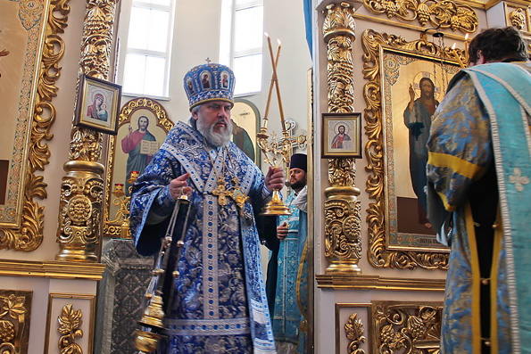 Епископ Пармен совершил диаконскую хиротонию за Божественной литургией в Черемшанском благочинии