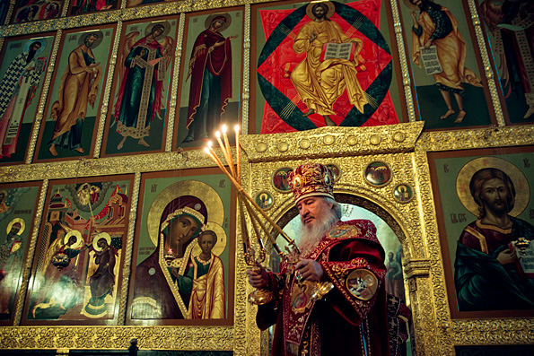 В день памяти священномученика Иоасафа Чистопольского митрополит Феофан возглавил Литургию в Благовещенском соборе