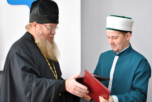 Представители православной и мусульманской общин Новошешминского района заключили договор о сотрудничестве