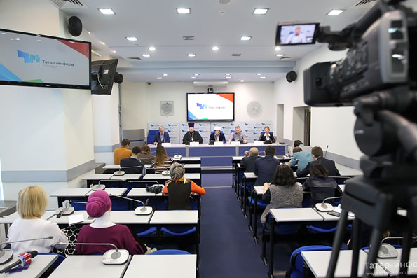 Священнослужитель Казанской епархии принял участие в пресс-конференции, посвященной вопросам религиозной идентичности в Татарстане