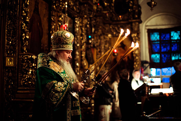 В канун Недели ваий митрополит Феофан совершил всенощное бдение в Петропавловском соборе Казани