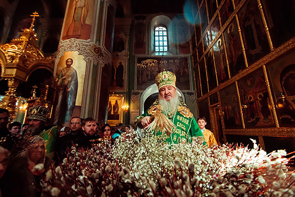 В Неделю ваий митрополит Феофан совершил Литургию в Благовещенском соборе Казанского кремля
