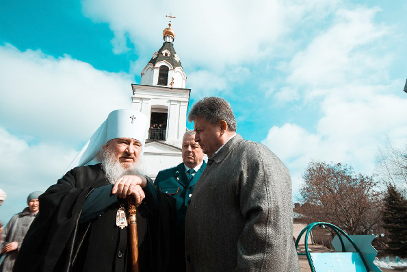 В рамках поездки в Закамское благочиние митрополит Феофан встретился с главой города Елабуги