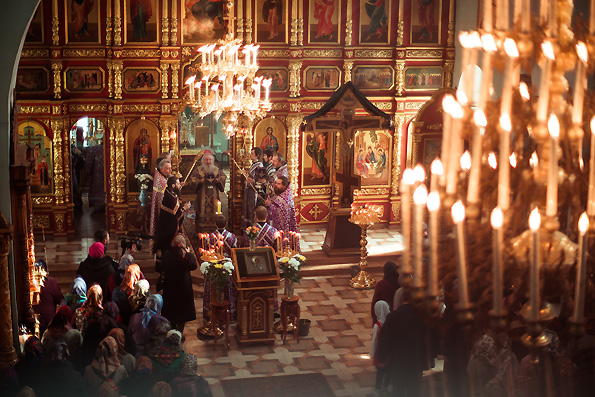 Литургией в Троицком соборе города Тетюши началось посещение митрополитом Феофаном Тетюшского благочиния Казанской епархии