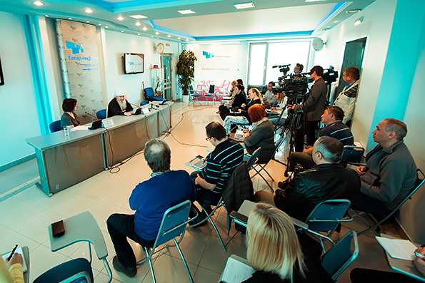 В преддверии Пасхи в Казани прошла пресс-конференция с участием митрополита Феофана