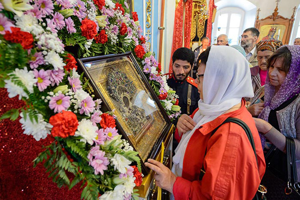 В ходе пребывания Казанской иконы Божией Матери в Уральской епархии святыне поклонились более 25 тысяч человек