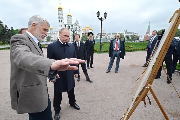 Владимиру Путину показали фундаменты древних храмов на территории Московского Кремля