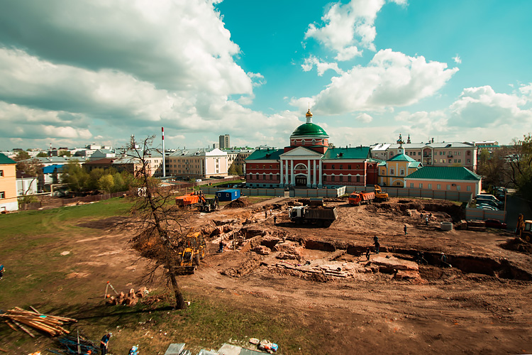 Работы по воссозданию Казанского собора. Раскопки фундамента
