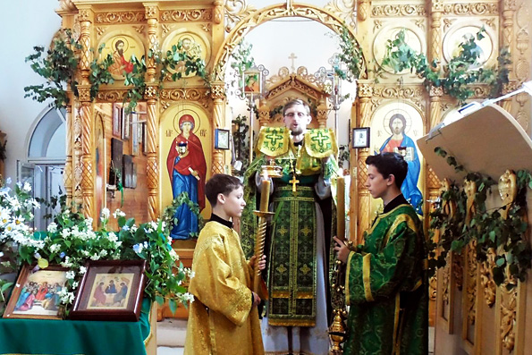 Храм Живоначальной Троицы села Новотроицкое отметил престольный праздник