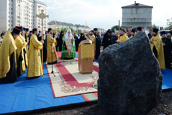 Патриарх Кирилл освятил закладку собора в Воркуте и назвал его памятником героям народа