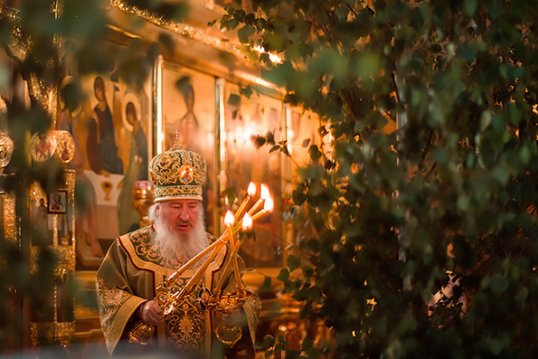 В праздник Пятидесятницы митрополит Феофан возглавил престольные торжества в Зилантовом монастыре