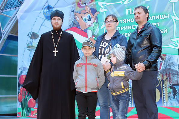 Священнослужитель Альметьевской епархии принял участие в мероприятии по случаю международного дня семьи
