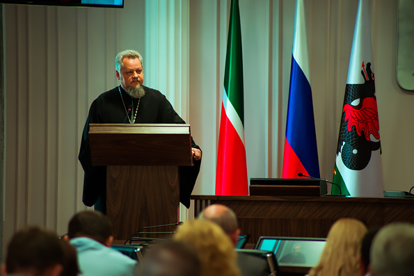 Секретарь Казанской епархии выступил на заседании Координационного совета по межнациональным и межконфессиональным отношениям