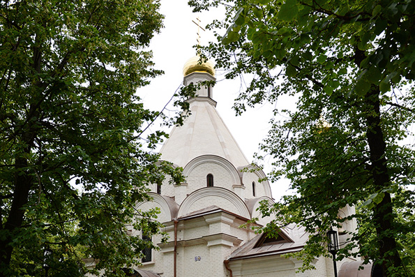 Патриарх Кирилл освятил московский храм, взорванный Наполеоном