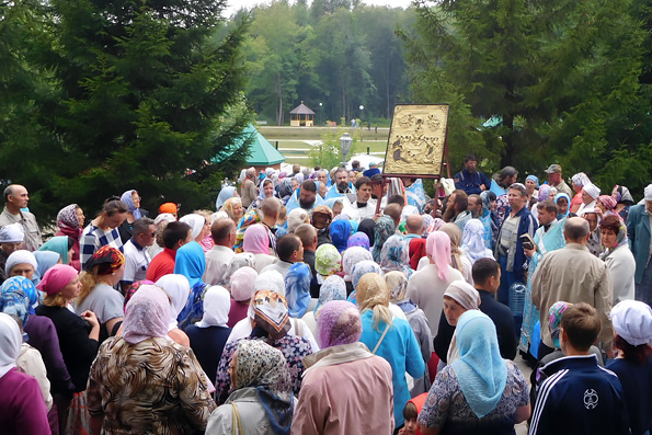Паломники из Алексеевского совершили традиционный крестный ход до Билярска