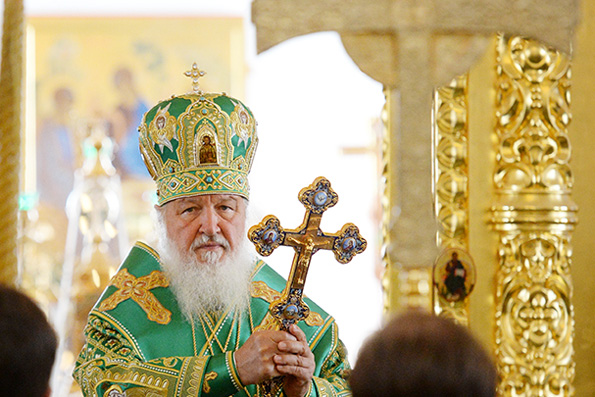 Патриарх Кирилл призвал публичных деятелей следить за своими словами в Интернете