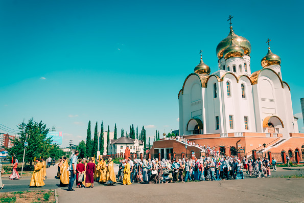 В Альметьевске состоялся крестный ход, посвященный 1000-летию присутствия русского монашества на Афоне