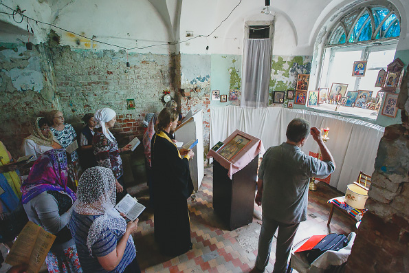 В восстанавливаемой часовне великомученика Пантелеимона города Казани прошло богослужение