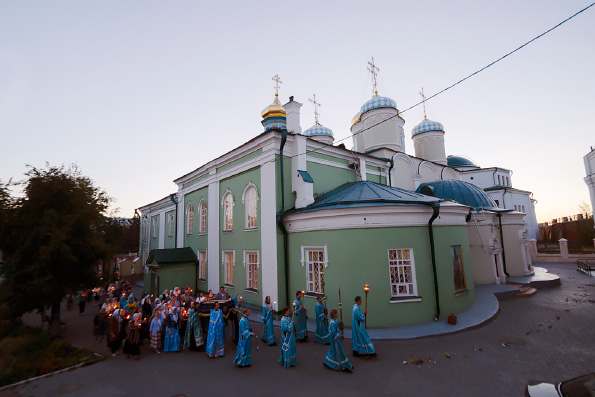 В храмах Татарстанской митрополии прошел чин Погребения Божией Матери