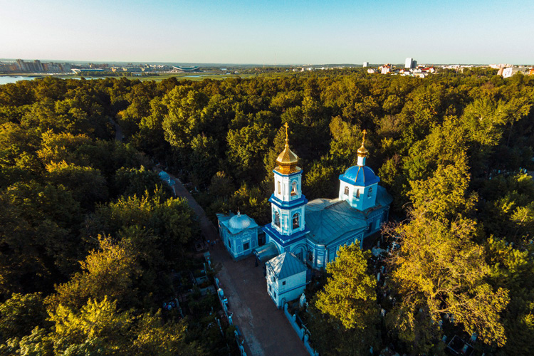 2 октября — престольный праздник храма Ярославских чудотворцев на Арском кладбище города Казани