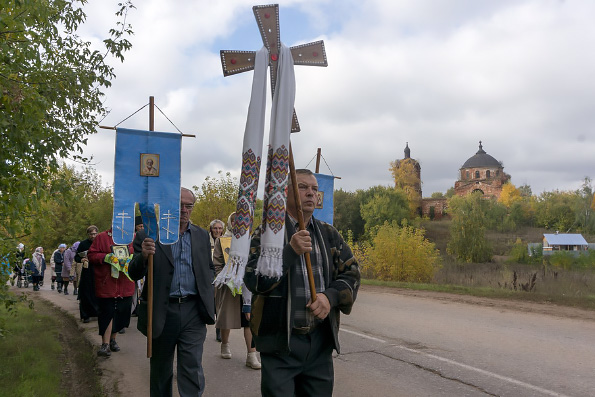 В праздник Крестовоздвижения в селе Лекарево прошел праздничный крестный ход