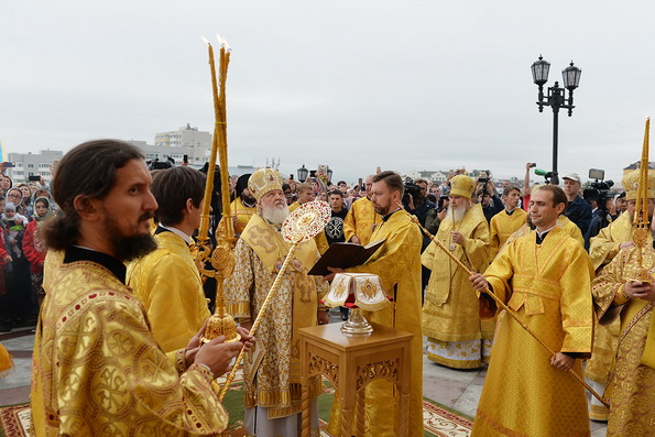Патриарх Кирилл освятил кафедральный собор и храм на Сахалине