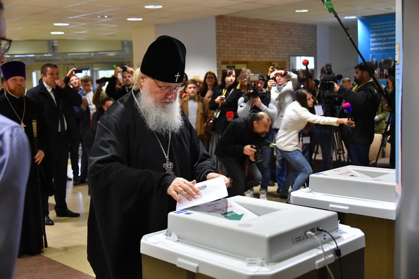 Патриарх Кирилл принял участие в голосовании