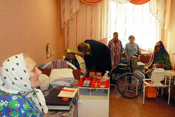 Священник посетил интернат для престарелых и инвалидов в селе Тлянче-Тамак