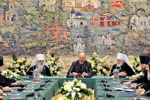 Авторитет и опыт Церкви востребованы как никогда, – Александр Лукашенко