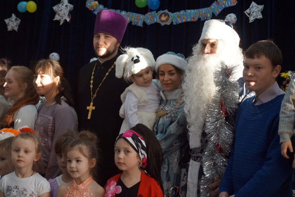 В Усадах состоялся рождественский праздник для детей