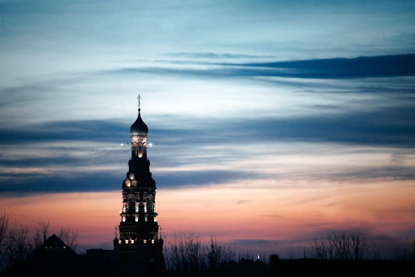 На колокольню Богоявленского собора Казани установили колокола