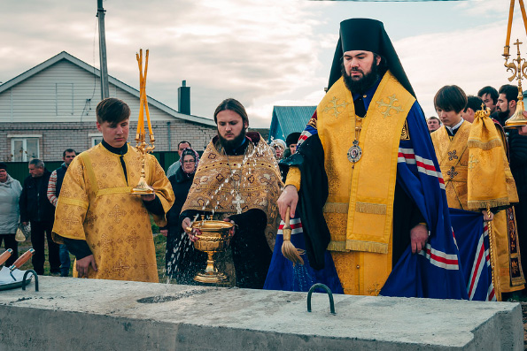 В Альметьевске состоялась церемония закладки капсулы в основание храма новомучеников и исповедников Церкви Русской