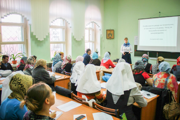 На Свято-Елисаветинских епархиальных медицинских курсах начались занятия