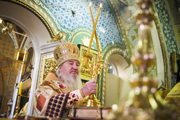 В Неделю 20-ю по Пятидесятнице митрополит Феофан совершил Литургию в Никольском соборе Казани